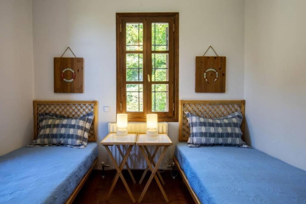 bedroom in beachfront house, Chorefto Pelion